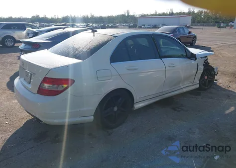 2010 Mercedes-Benz C 300 Luxury/Sport из США, поврежденный, VIN WDDGF5EB1AR099550